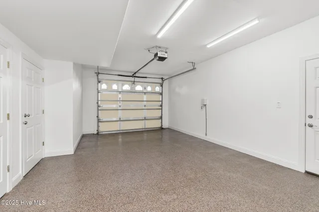 $1,575,000 | 200 Shipwreck Lane, Emerald Isle, NC 28594