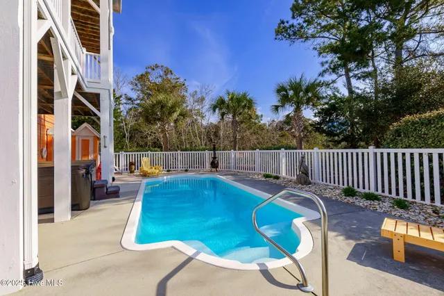 $1,575,000 | 200 Shipwreck Lane, Emerald Isle, NC 28594