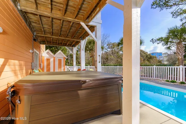 $1,575,000 | 200 Shipwreck Lane, Emerald Isle, NC 28594