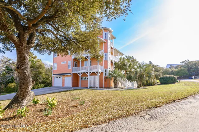$1,575,000 | 200 Shipwreck Lane, Emerald Isle, NC 28594