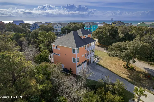 $1,575,000 | 200 Shipwreck Lane, Emerald Isle, NC 28594