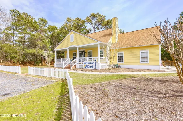 $1,575,000 | 200 Shipwreck Lane, Emerald Isle, NC 28594