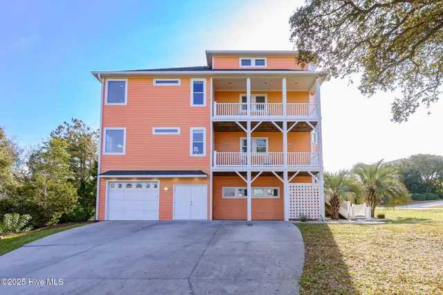 $1,575,000 | 200 Shipwreck Lane, Emerald Isle, NC 28594