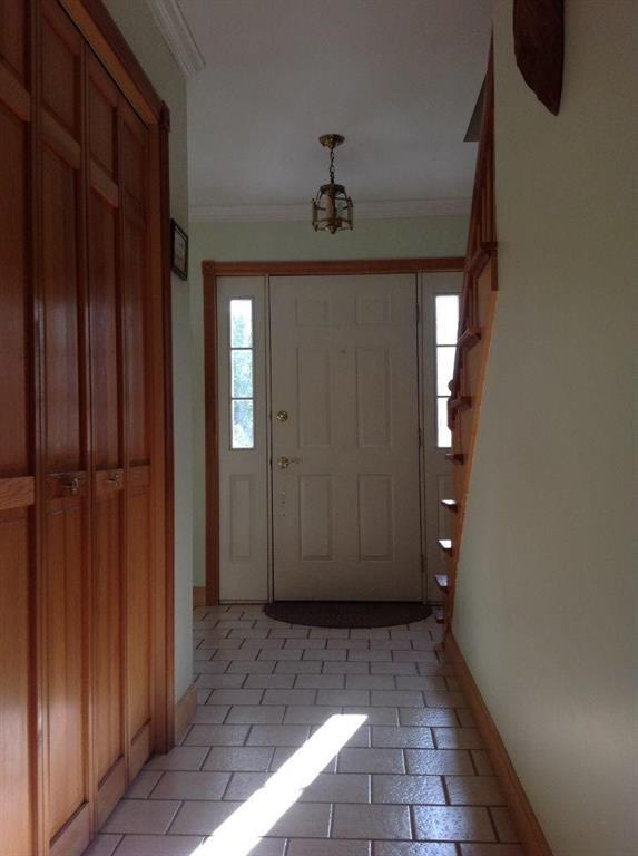 834 China Road Winslow, ME 04901 - Photo 3 of 35 Front entry with coat closet