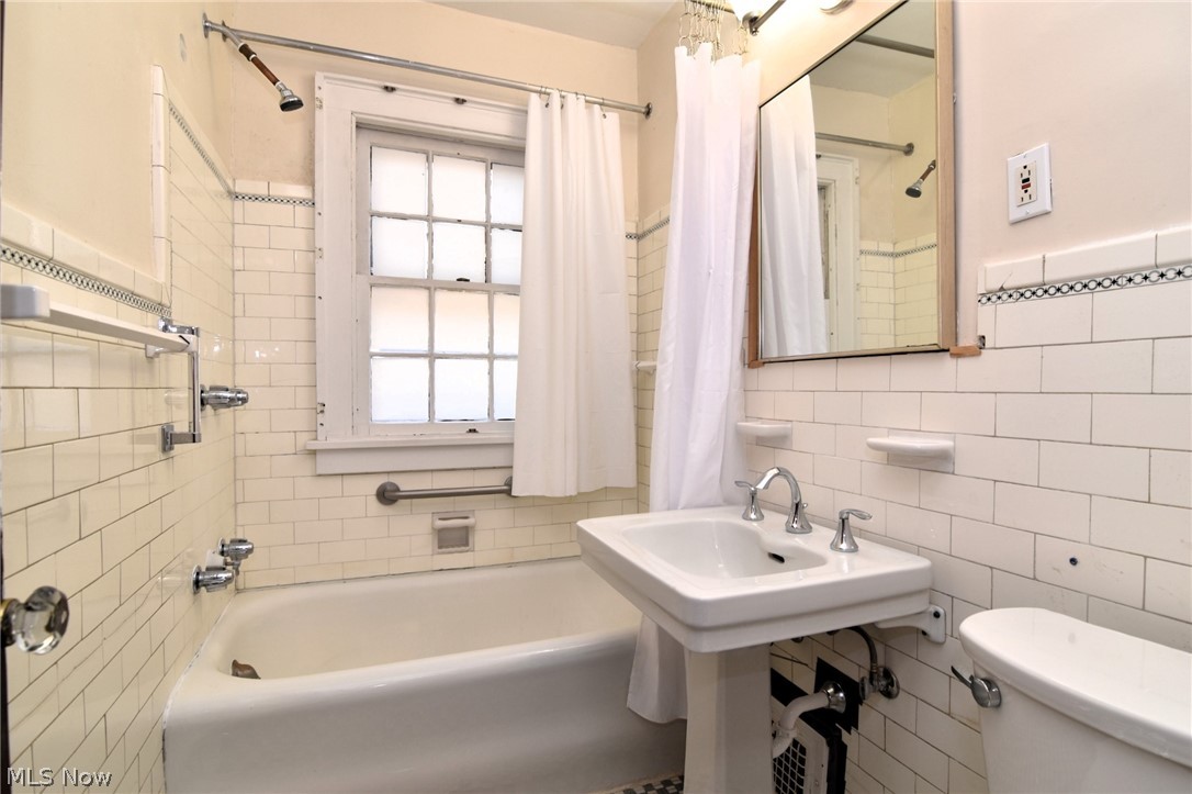 3568 Latimore Road Shaker Heights, OH 44122 - Photo 28 of 50 2nd floor bath
