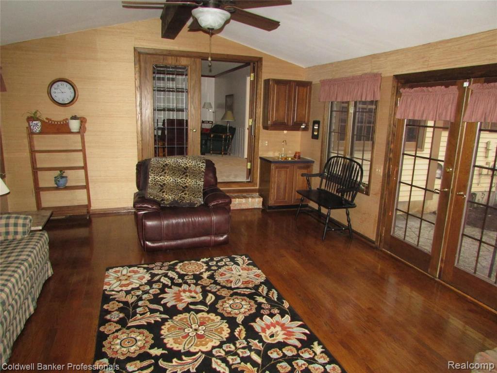 7725 Perry Lake Road Clarkston, MI 48348 - Photo 26 of 61
