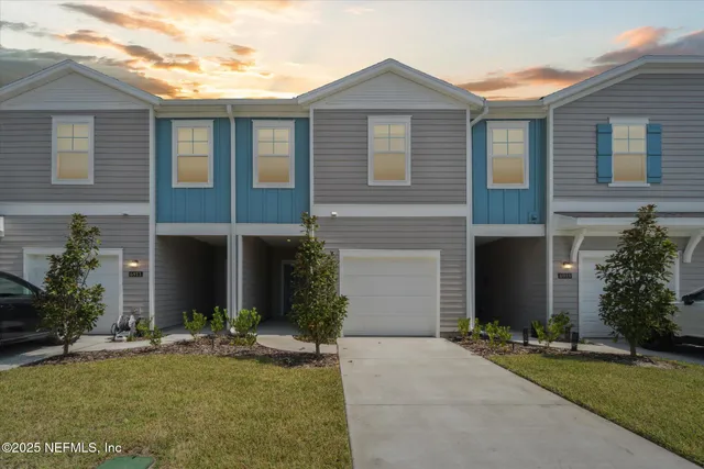 a front view of house with yard
