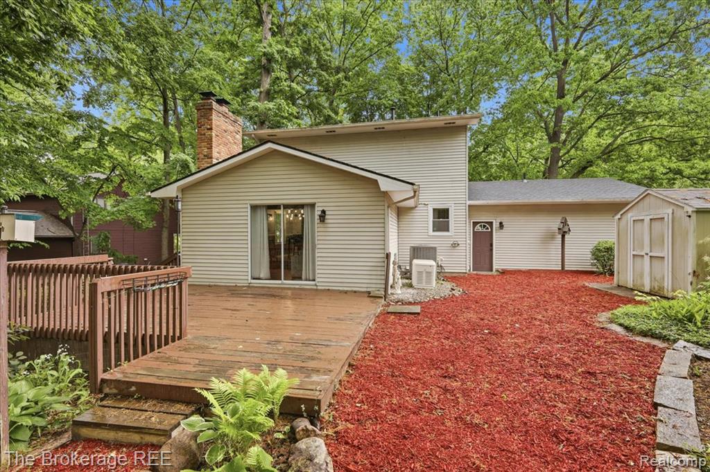5639 Cross Village Road Grand Blanc, MI 48439 - Photo 8 of 30