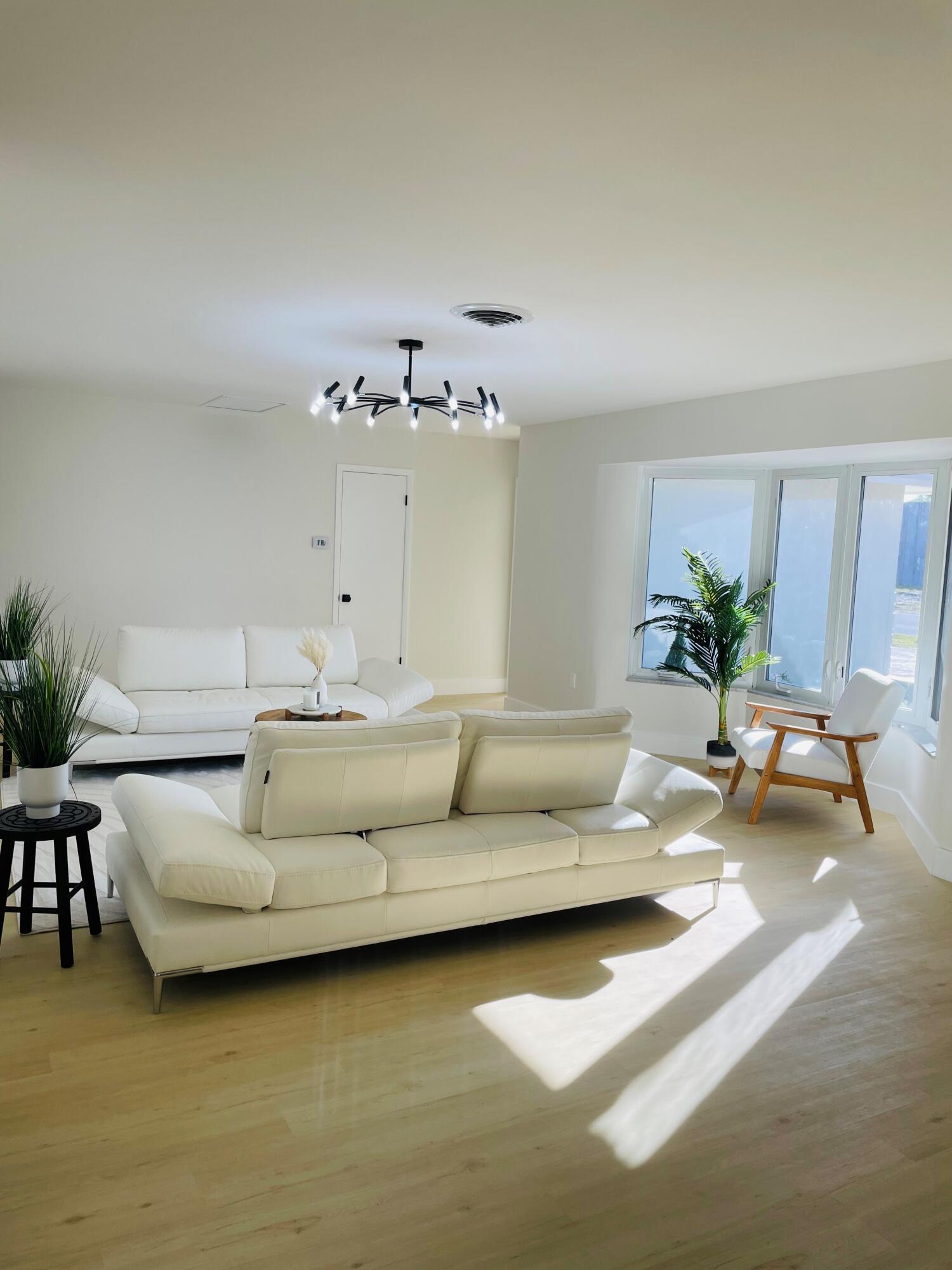 640 Northwest 16th Court Boca Raton, FL 33486 - Photo 6 of 20 12