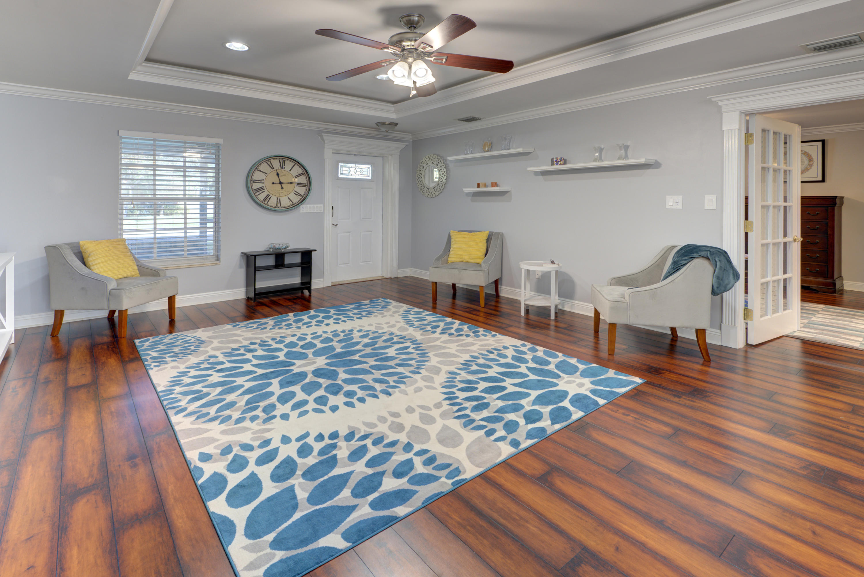 276 Northwest 7th Street Boca Raton, FL 33432 - Photo 3 of 28 Living Room