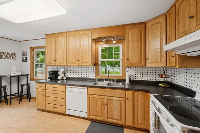 $399,900 | 9372 71st Street Northeast, Spicer, MN 56288