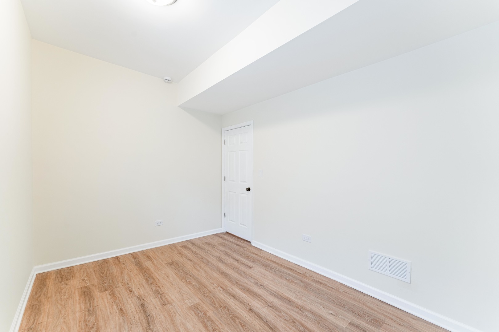 5025 West Huron Street, Unit 2 Chicago, IL 60644 - Photo 16 of 20 a view of room