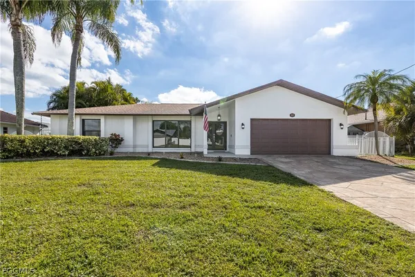 $6,500 | 1932 Southeast 9th Terrace, Cape Coral, FL 33990