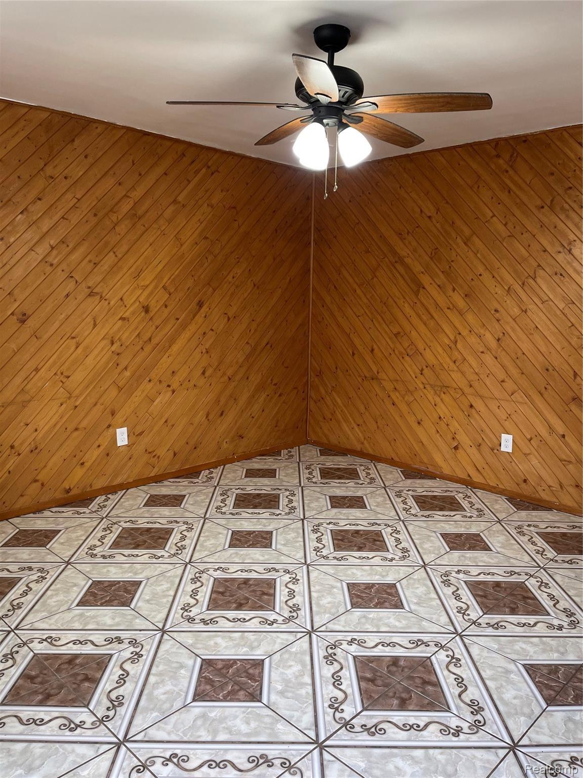 7830 Rutherford Street Detroit, MI 48228 - Photo 11 of 14 0C44DA1B-76EE-4B28-873A-7FA07B2D5974.jpeg