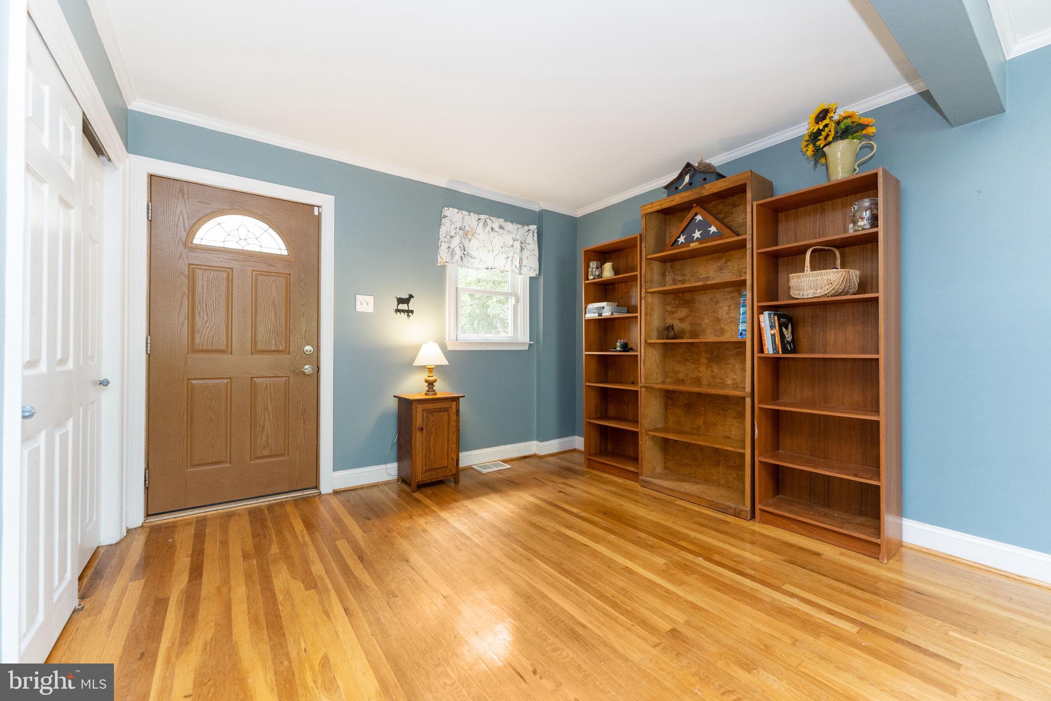 8444 Chippewa Road Philadelphia, PA 19128 - Photo 4 of 30
