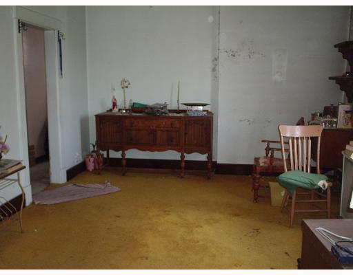 399 Elm Road Ambridge, PA 15003 - Photo 6 of 9 Dining Room.