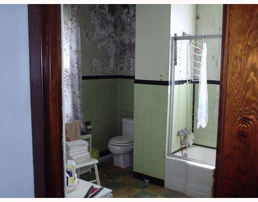 399 Elm Road Ambridge, PA 15003 - Photo 7 of 9 Other. Bath
