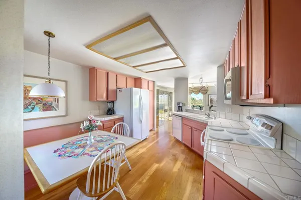 $939,000 | 1749 Sawgrass, Escondido, CA 92026