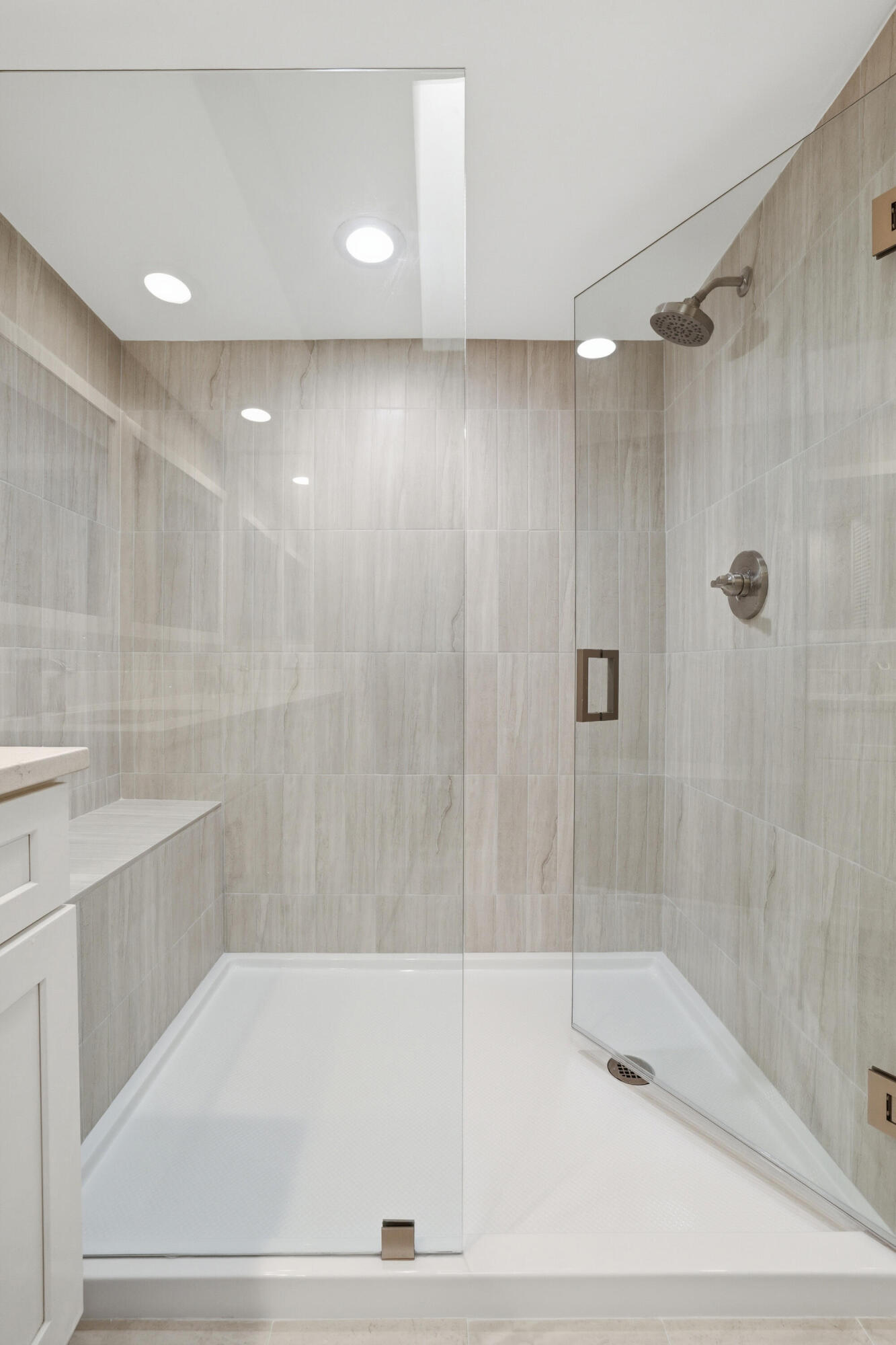 8555 Eagle Run Drive Boca Raton, FL 33434 - Photo 6 of 22 06_beyc6a99d272c80fa