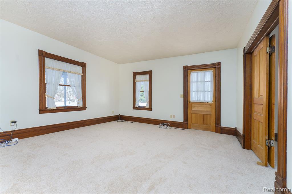 10651 Converse Road Fowlerville, MI 48836 - Photo 3 of 34