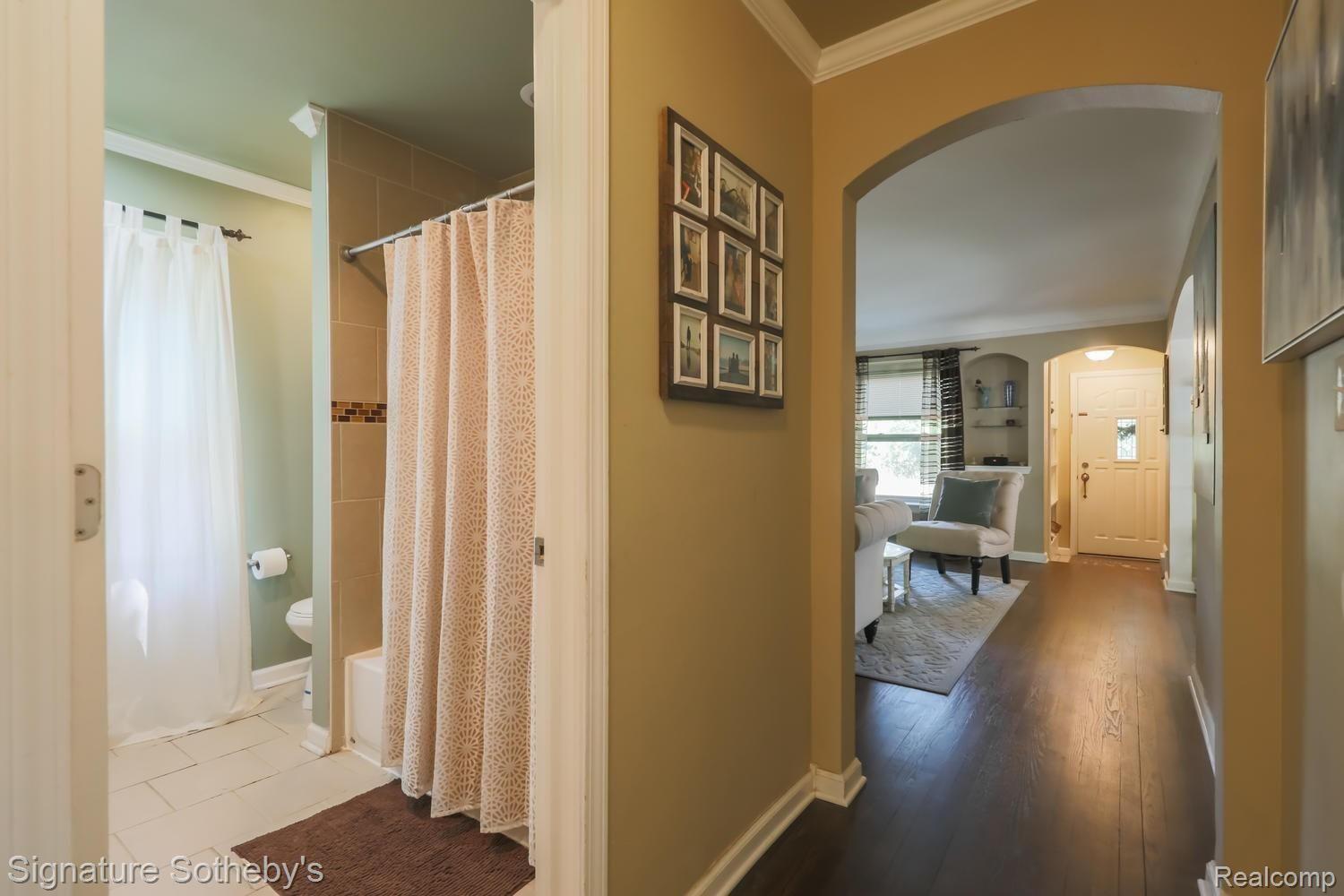 1380 Vernier Road Grosse Pointe, MI 48236 - Photo 6 of 37 1380 Vernier Rd Grosse Pointe-large-027-015-untitled 27 of 37-1500x1000-72dpi.jpg