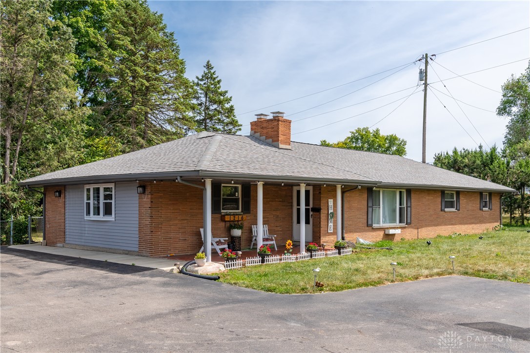 1216 South Alex Road Dayton, OH 45449 - Photo 2 of 48 Gallery Image 2