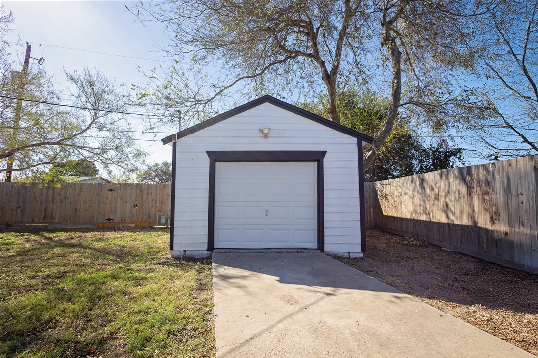4505 Up River Road Corpus Christi, TX 78408 - Photo 17 of 18