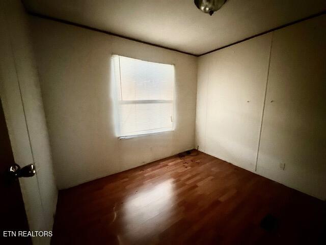 925 Winchester Avenue Middlesboro, KY 40965 - Photo 14 of 20 IMG_8958