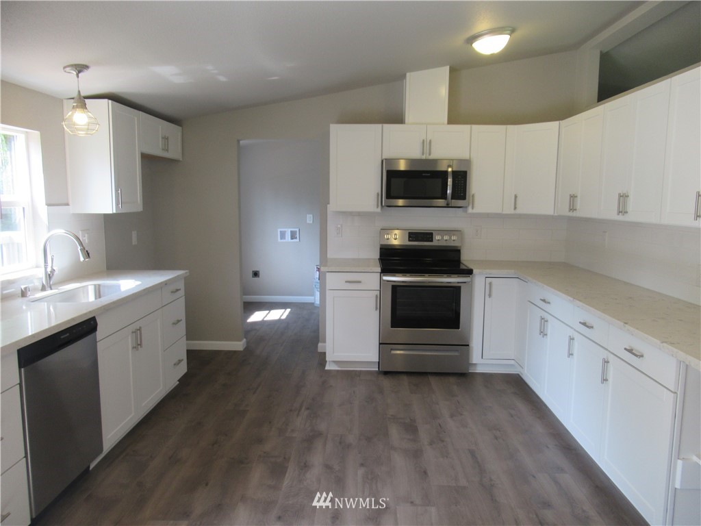 530 Southwest Wycoff Road Port Orchard, WA 98367 - Photo 3 of 19 Gallery Image 3