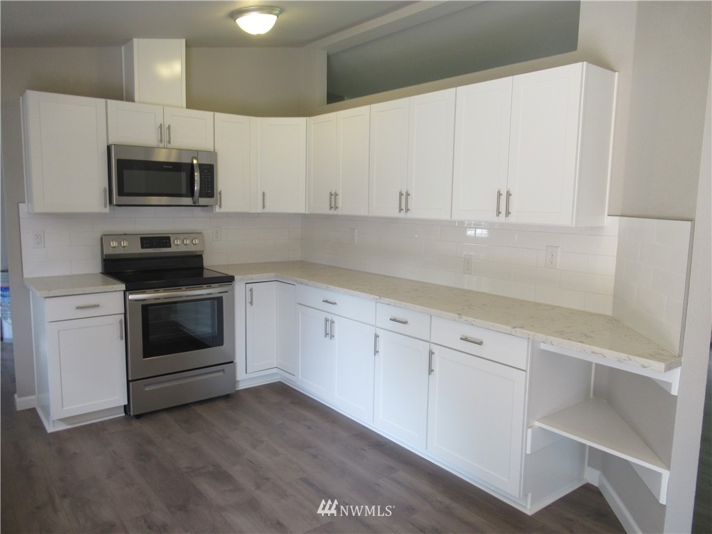 530 Southwest Wycoff Road Port Orchard, WA 98367 - Photo 4 of 19 Gallery Image 4