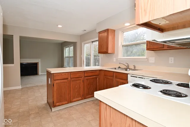 $254,900 | 2321 Gradison Circle, Indianapolis, IN 46214