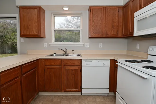 $254,900 | 2321 Gradison Circle, Indianapolis, IN 46214