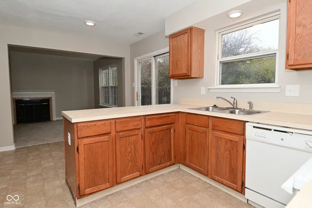 $254,900 | 2321 Gradison Circle, Indianapolis, IN 46214