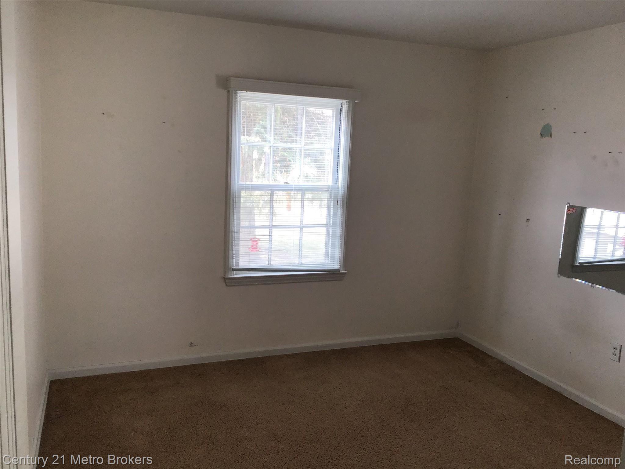 3040 Covert Road Flint, MI 48506 - Photo 22 of 25 29773458-1208-42D5-93CE-E15F4BF8E8C7.jpeg