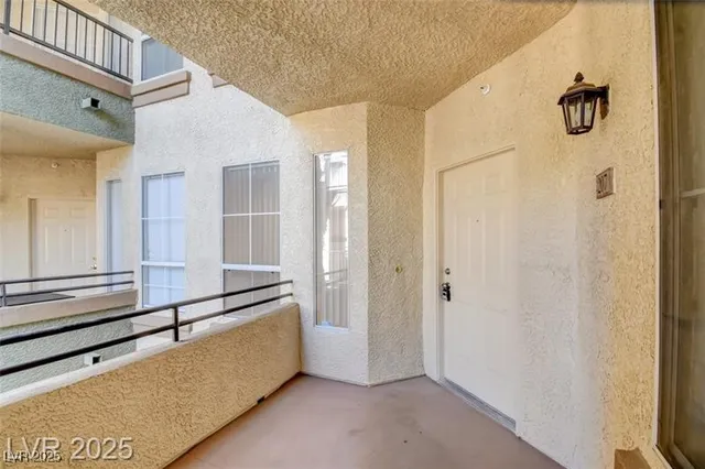 $1,595 | 7115 South Durango Drive, Unit 207, Las Vegas, NV 89113