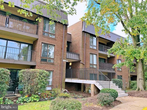 $2,000 | 134 Roberts Lane, Unit 402, Alexandria, VA 22314
