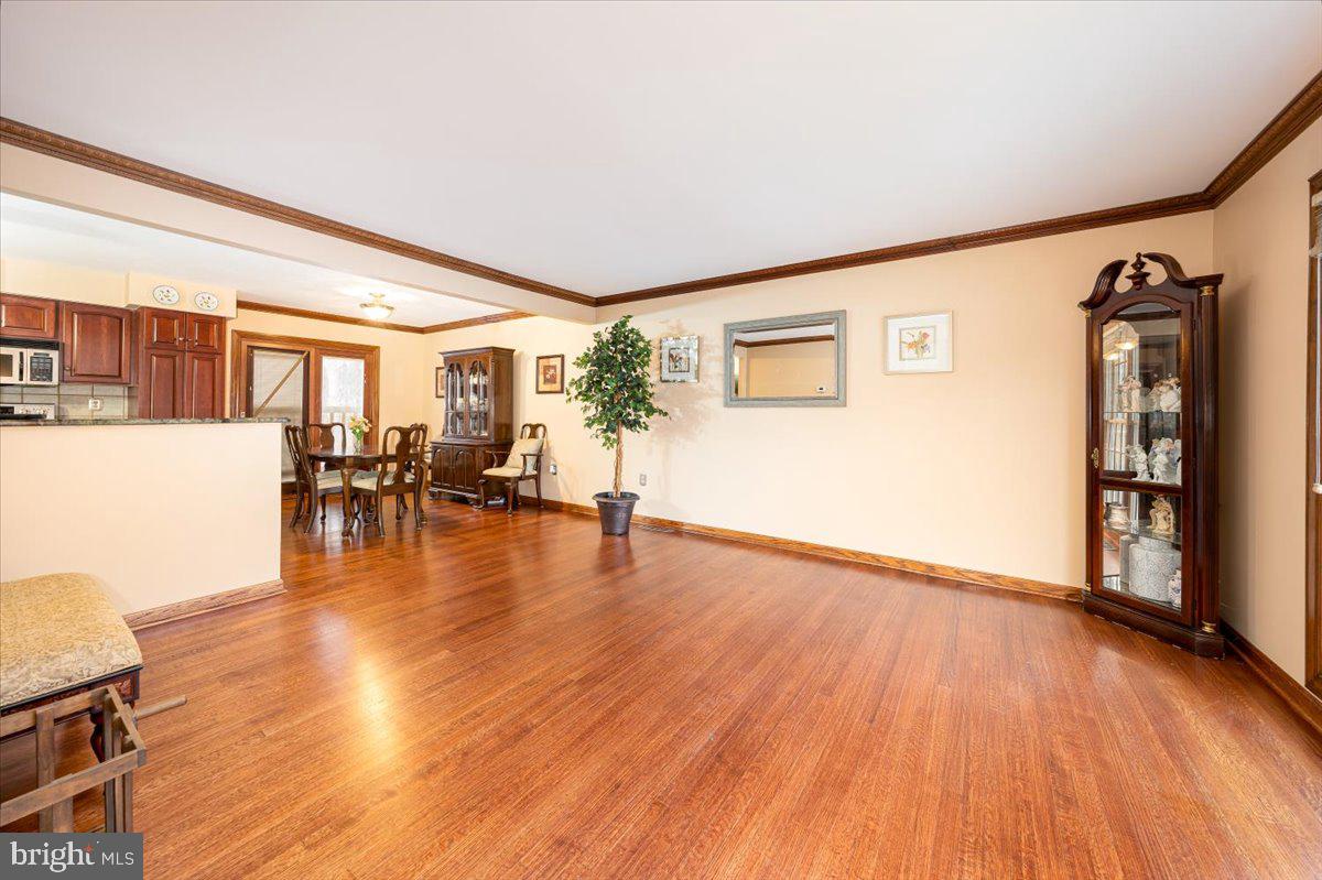 10209 Snowden Road Laurel, MD 20708 - Photo 12 of 36 Gleaming Hardwoods