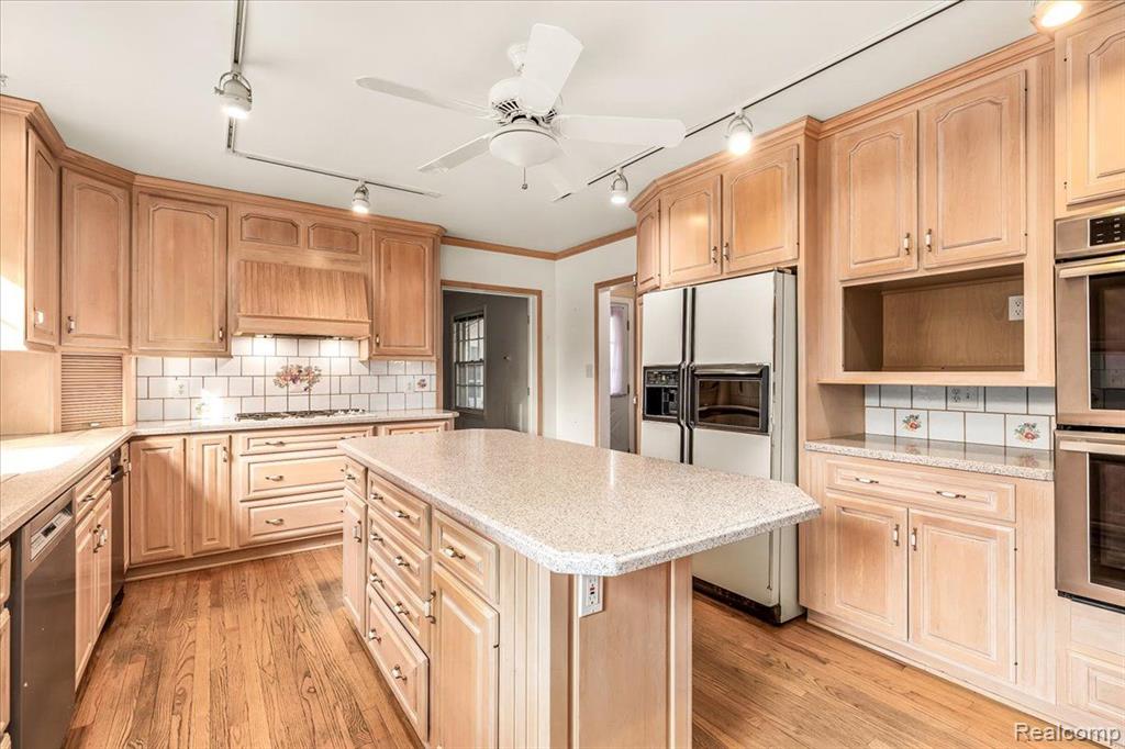 125 Stephens Road Grosse Pointe Farms, MI 48236 - Photo 7 of 50