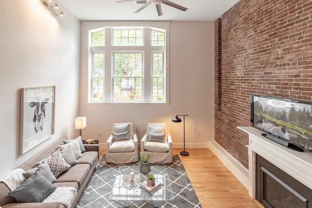 52 Sanborn Street, Unit 7 Reading, MA 01867 - Photo 1 of 33