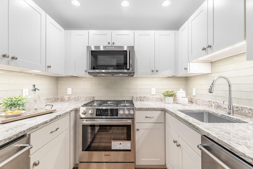 52 Sanborn Street, Unit 7 Reading, MA 01867 - Photo 12 of 33