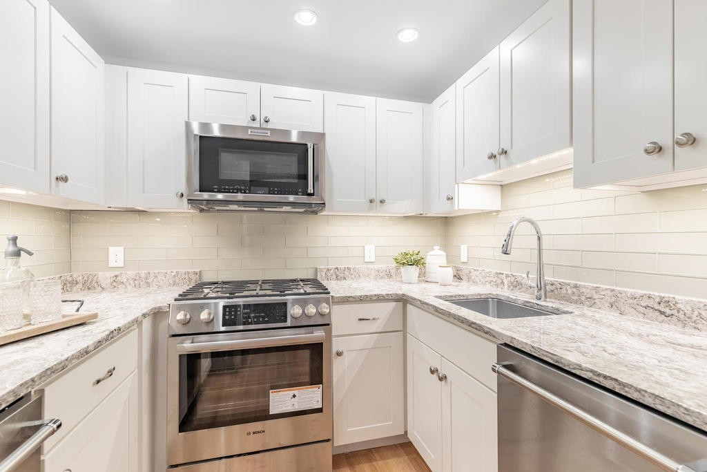 52 Sanborn Street, Unit 7 Reading, MA 01867 - Photo 13 of 33