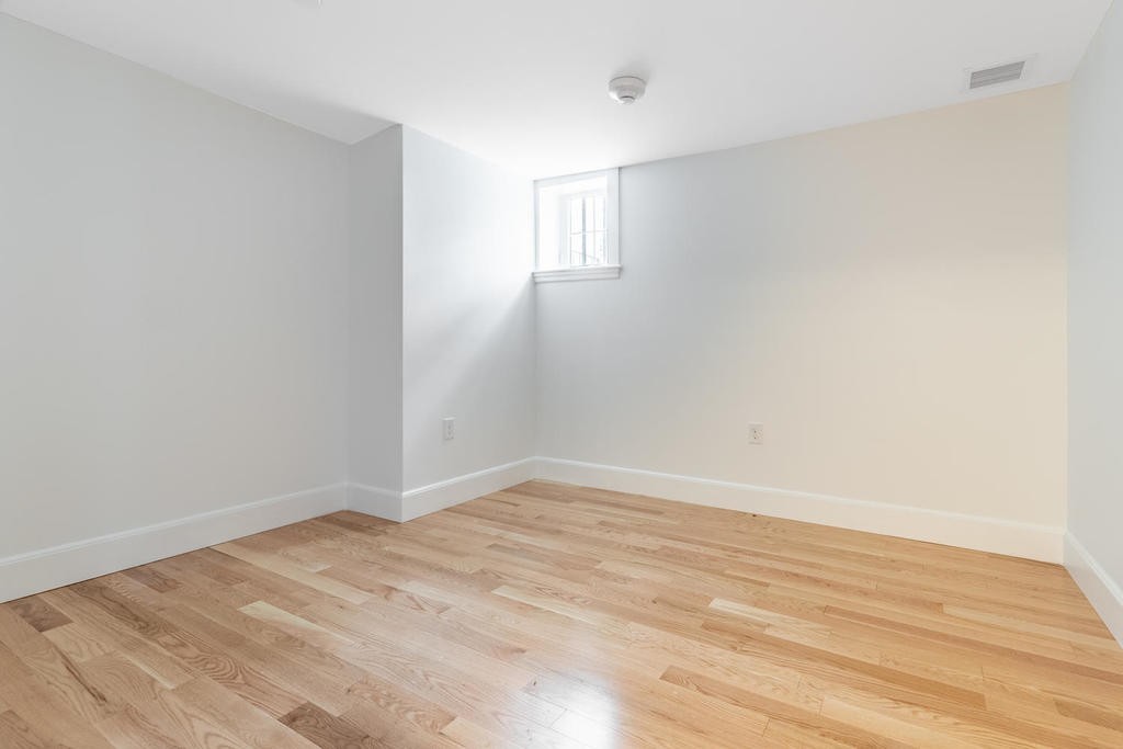 52 Sanborn Street, Unit 7 Reading, MA 01867 - Photo 25 of 33