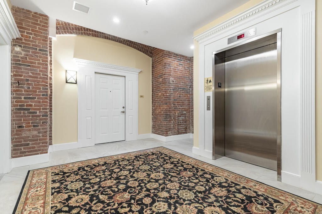 52 Sanborn Street, Unit 7 Reading, MA 01867 - Photo 6 of 33