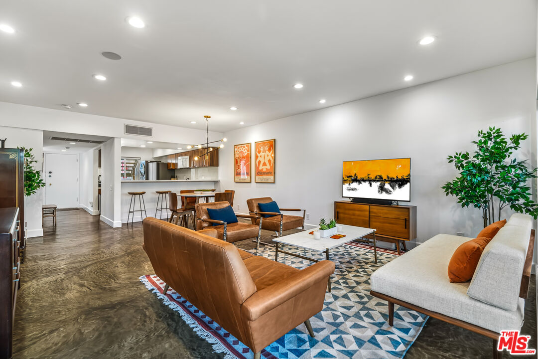 277 East Alejo Road, Unit 101 Palm Springs, CA 92262 - Photo 9 of 63