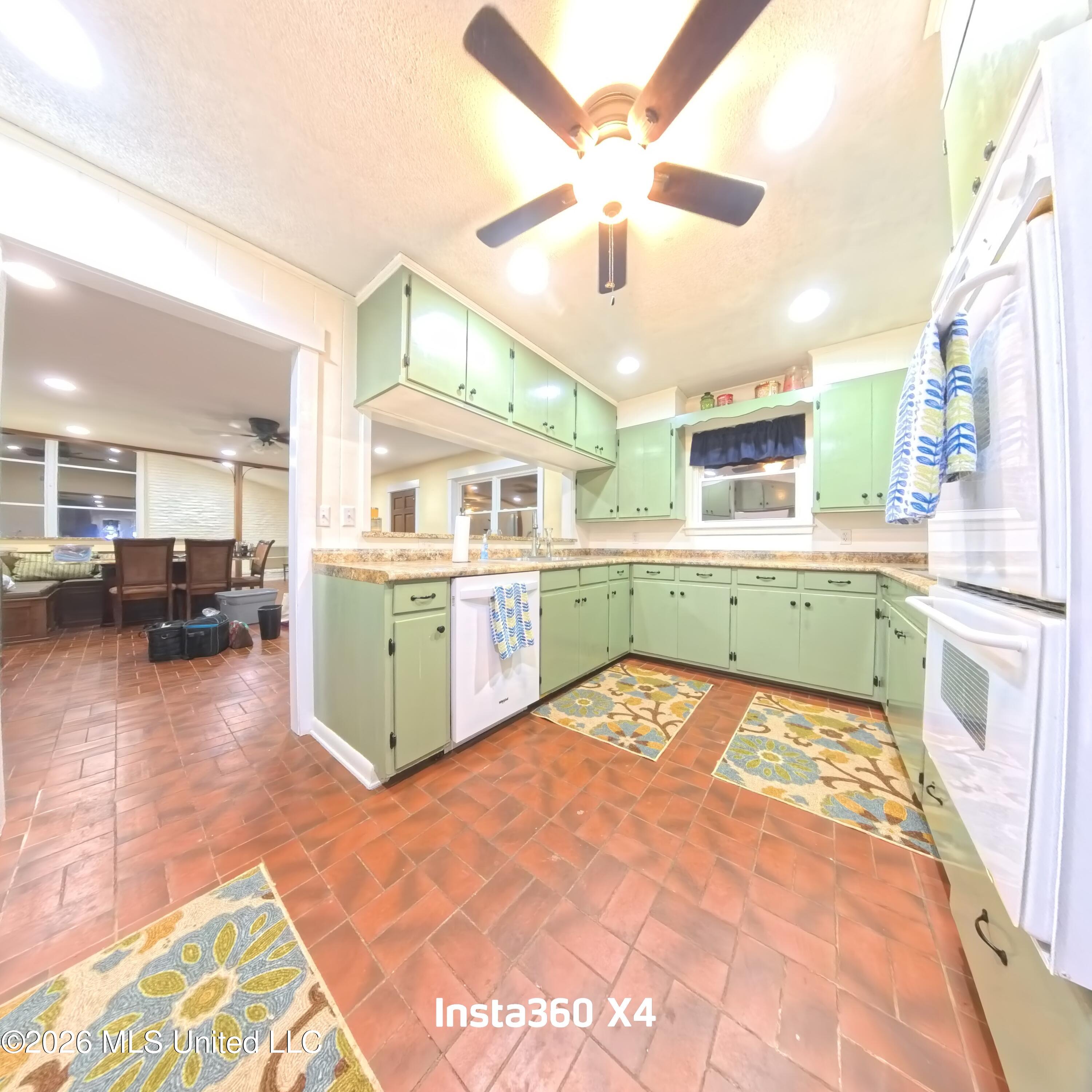 178 Williams Lane Lucedale, MS 39452 - Photo 8 of 27 williams kitchen