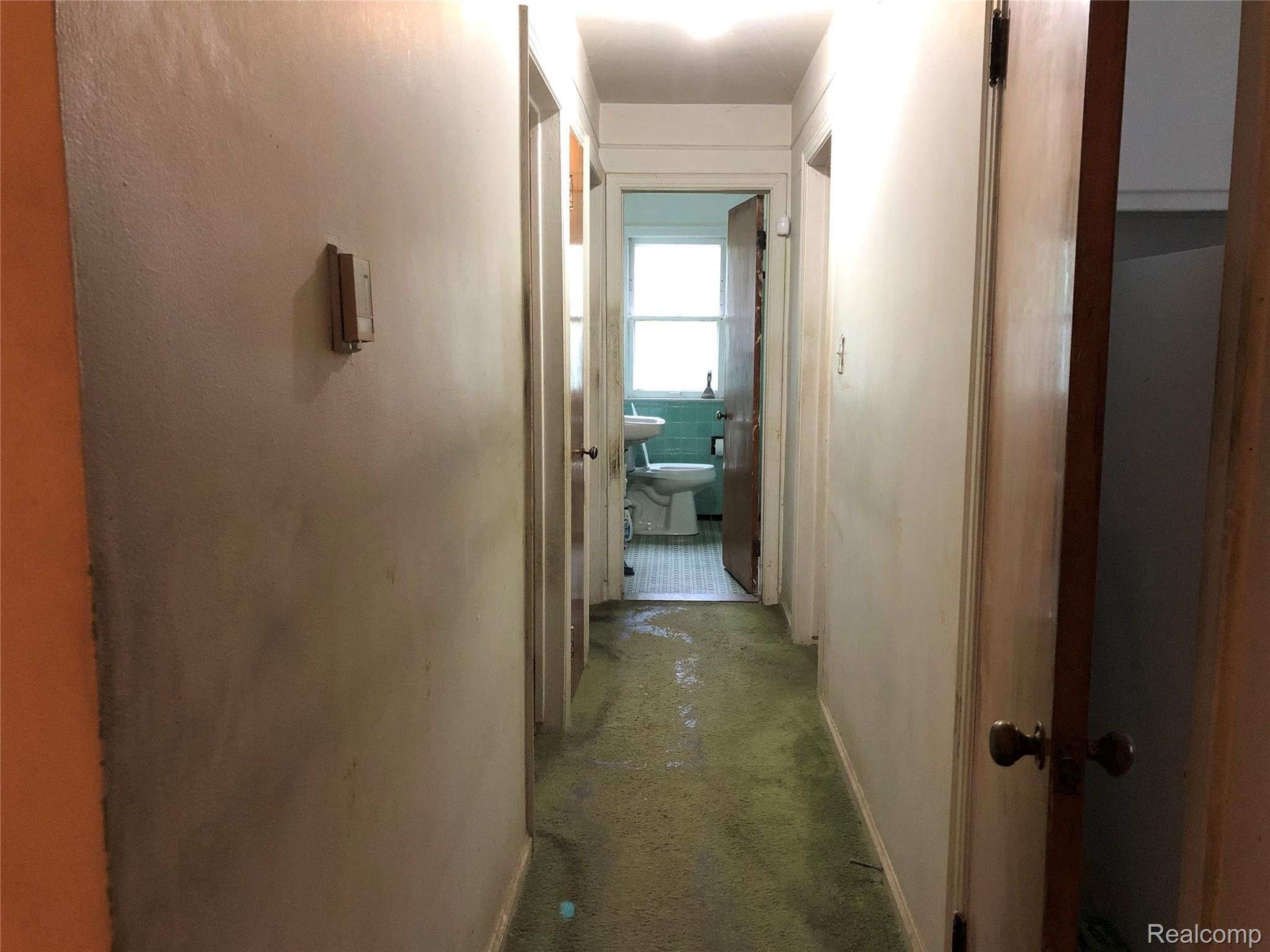 17614 Huntington Road Detroit, MI 48219 - Photo 7 of 29 IMG_006.JPG