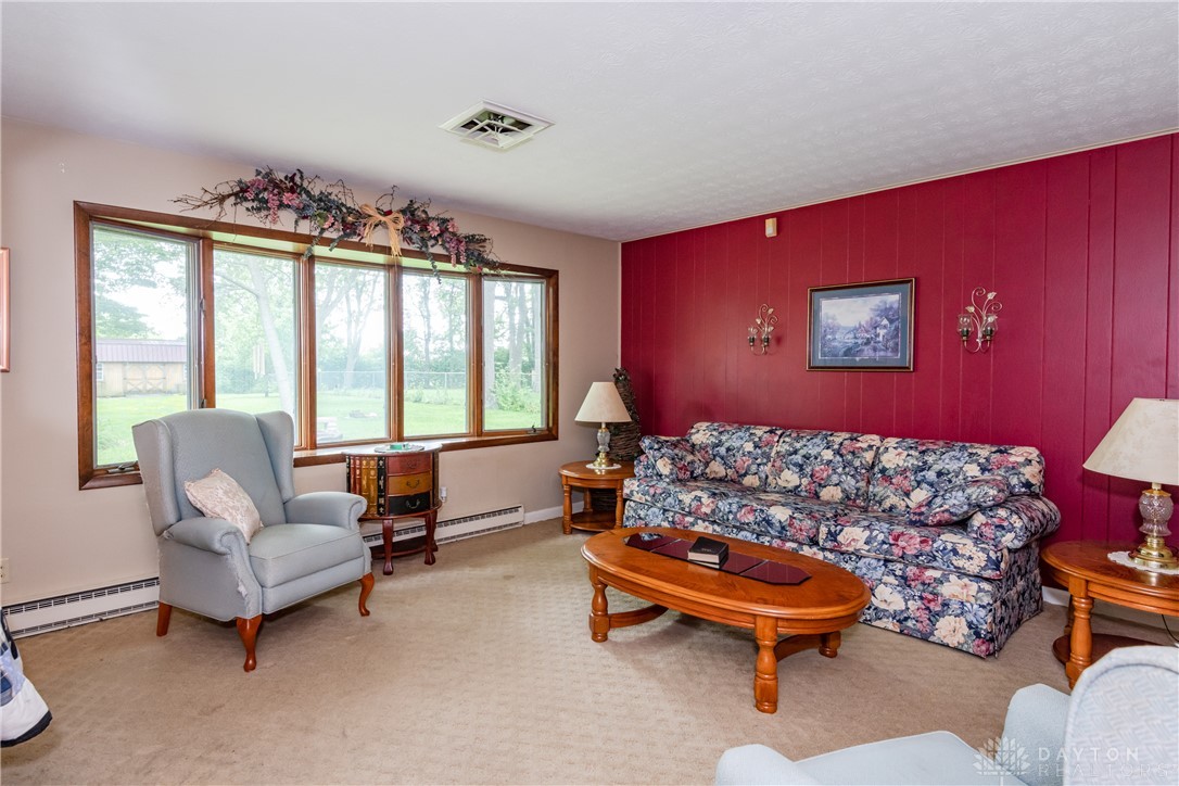 5049 West Enon Road Fairborn, OH 45324 - Photo 7 of 58