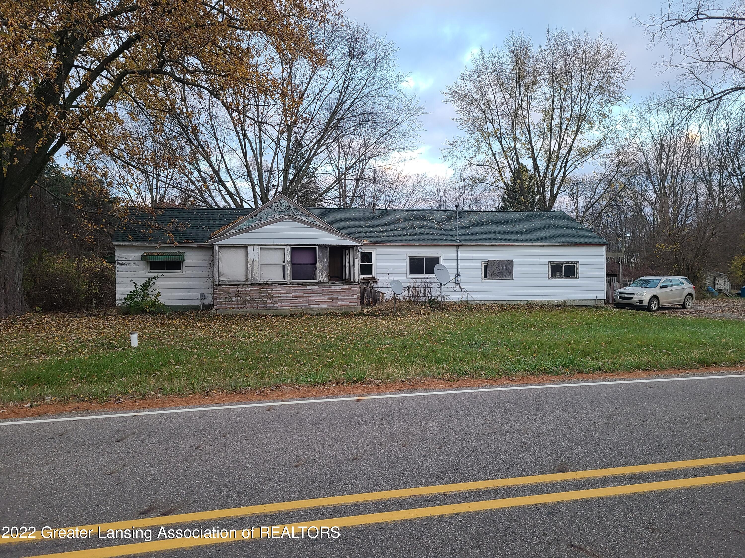 21548 Junction Road Bellevue, MI 49021 - Photo 1 of 15 Front of Home
