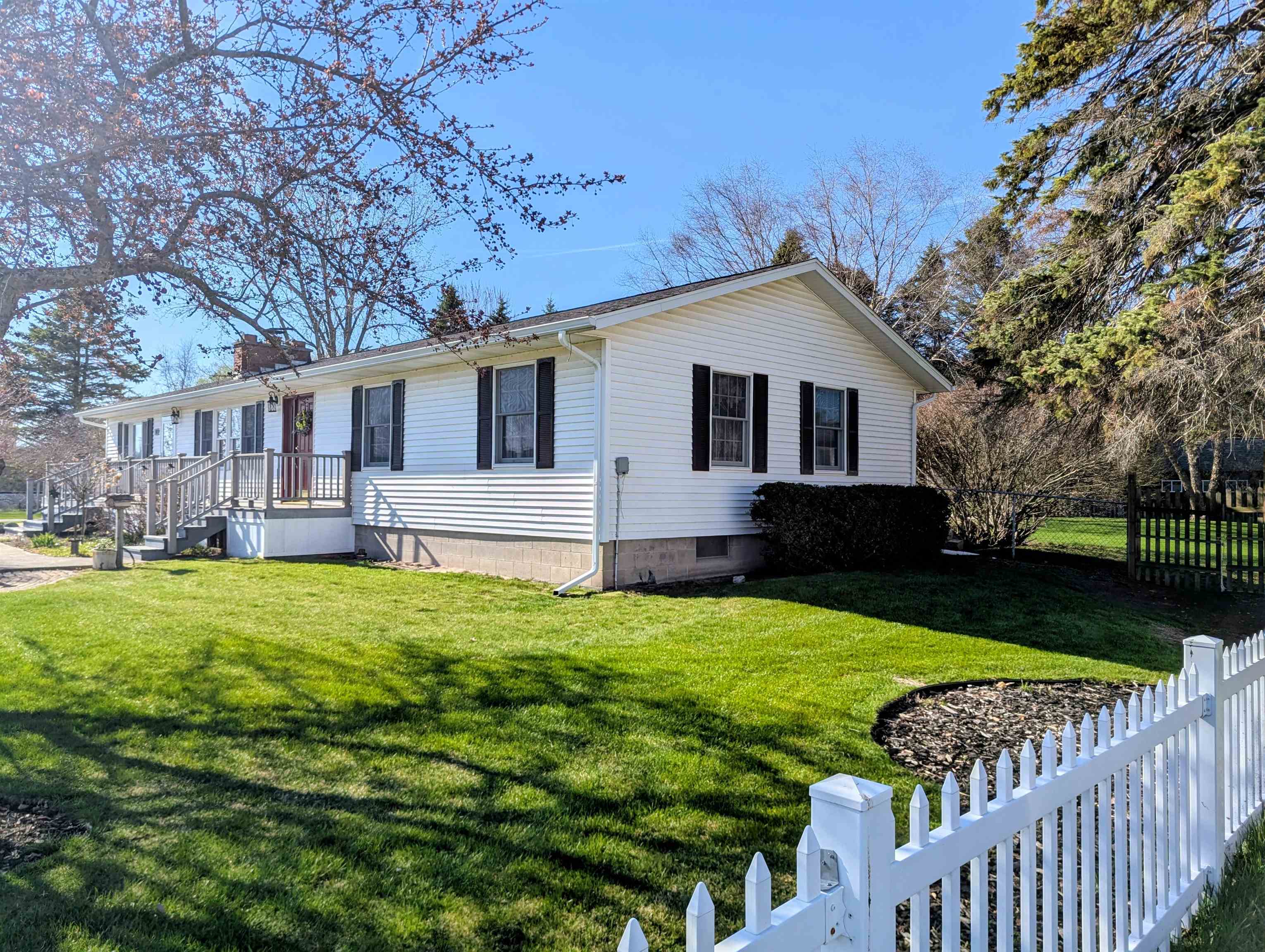 107 North Street Pinconning, MI 48650 - Photo 4 of 42
