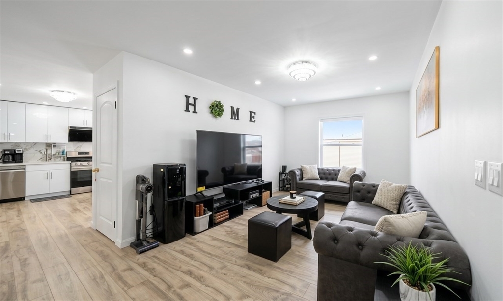 146 Pierce Street Malden, MA 02148 - Photo 3 of 18